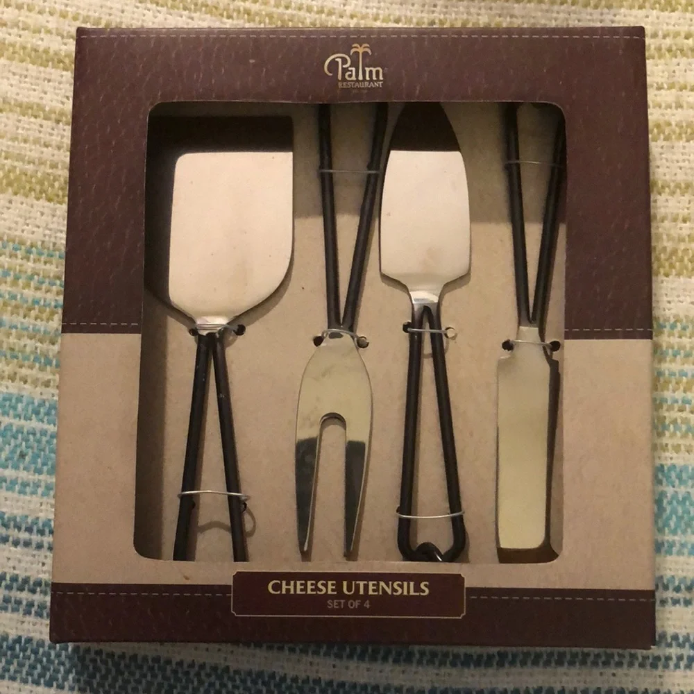 PALM CHEESE UTENSILS •NWT